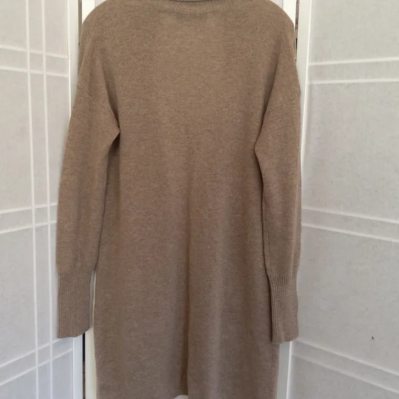 MAGASHONI New York 100 % cashmere cardigan size S